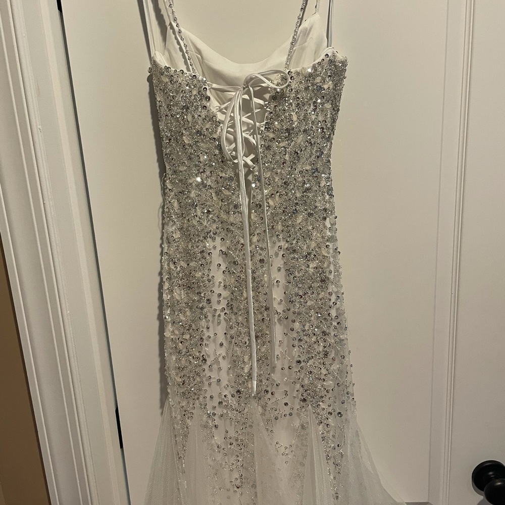 WHITE GOWN WITH SILVER AND CLEAR RHINESTONES women’s sz. 4 - Picture 8 of 14